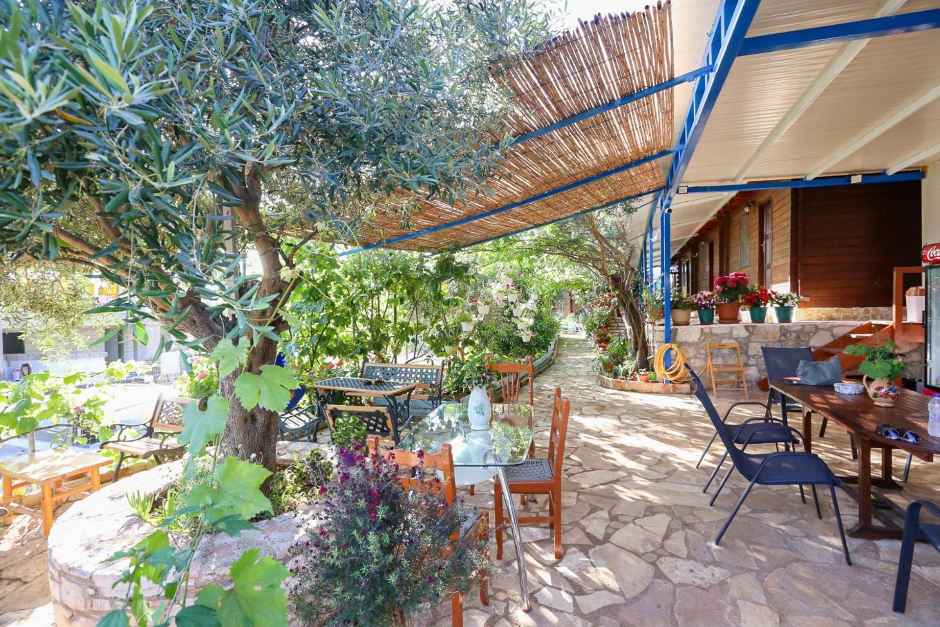 Holiwood Motel Himare Exterior foto