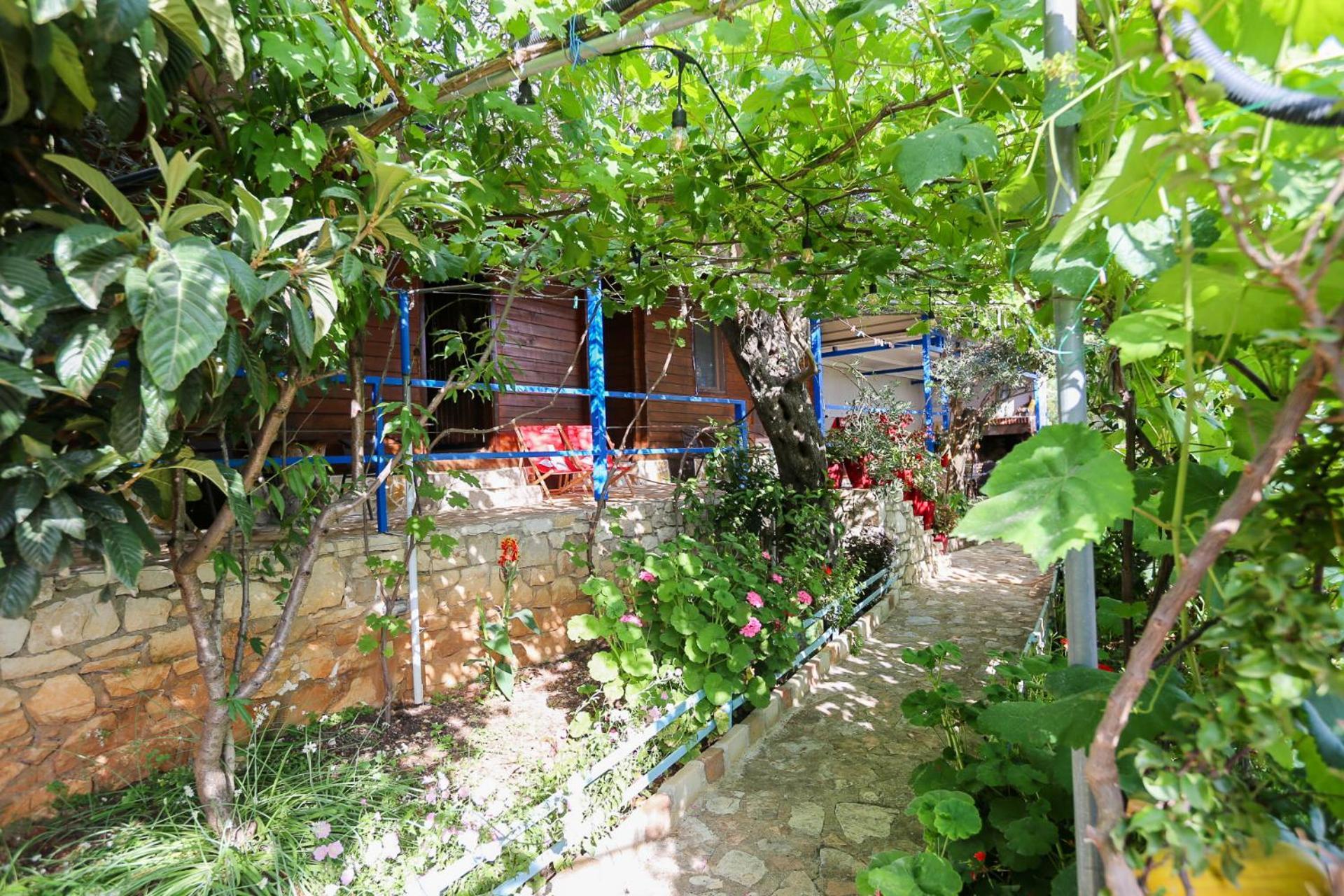 Holiwood Motel Himare Exterior foto