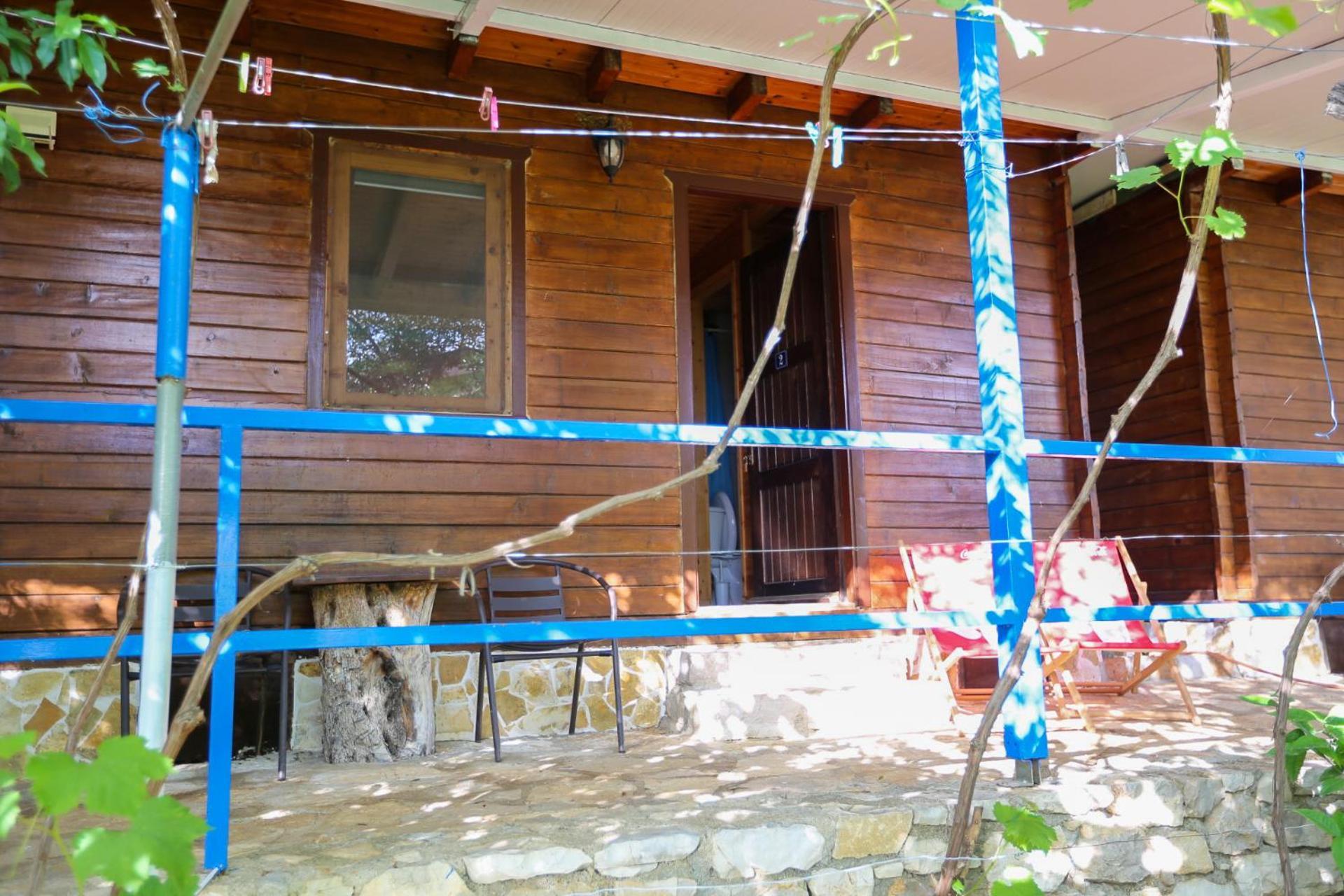 Holiwood Motel Himare Exterior foto
