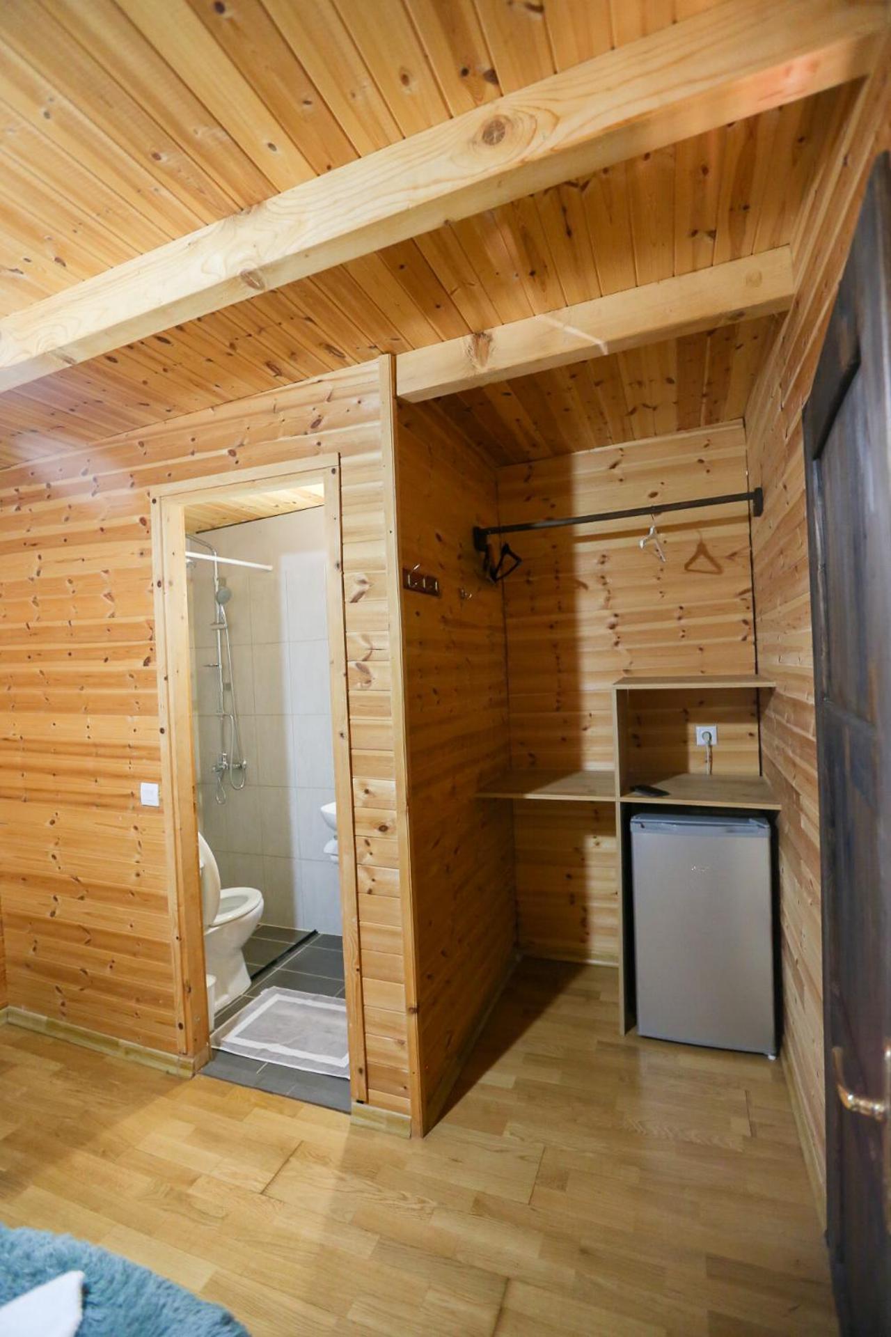 Holiwood Motel Himare Exterior foto